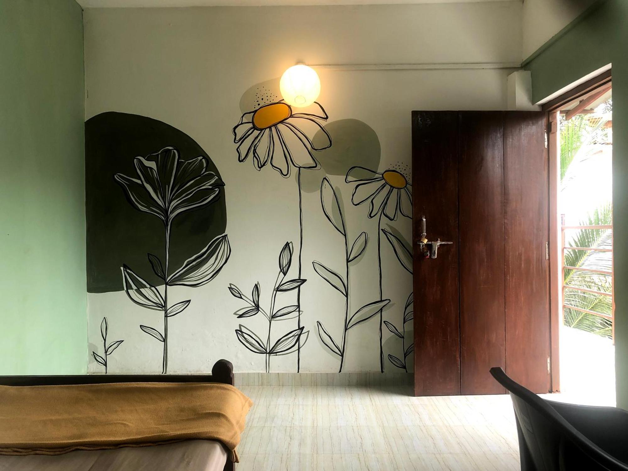 Firefly Querim Aparthotel Exterior photo